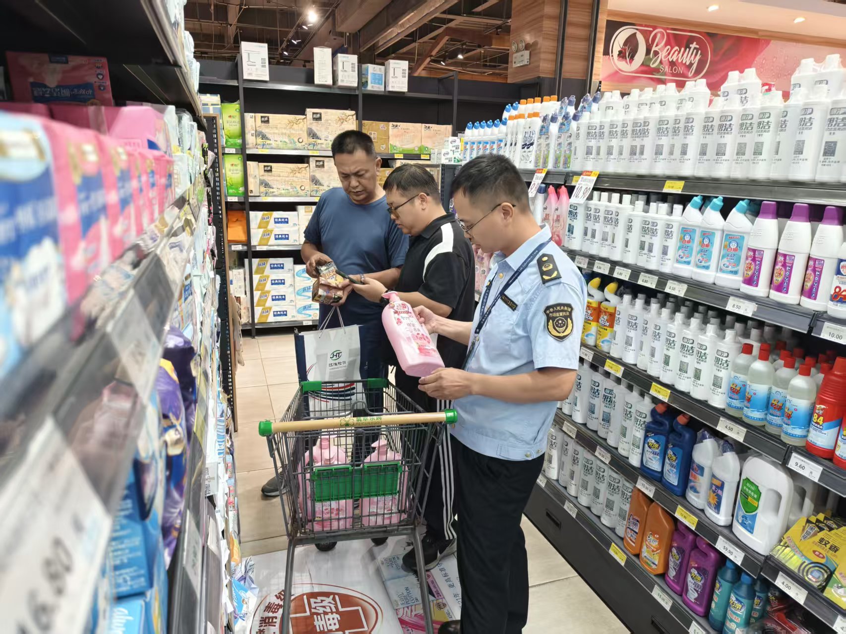 廣昌縣市場監督管理局扎實開展日用品、眼鏡、校服產品質量專項監督抽檢工作